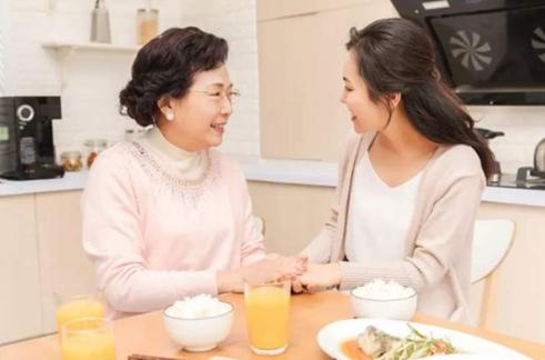 儿子的女朋友，妈妈该怎样称呼呢？