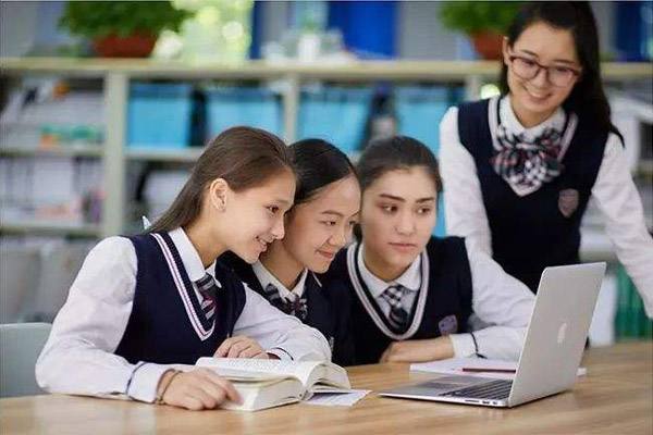 河北女子开补习班致多名学生家长阳性被刑拘，这件事起到了什么警示作用？