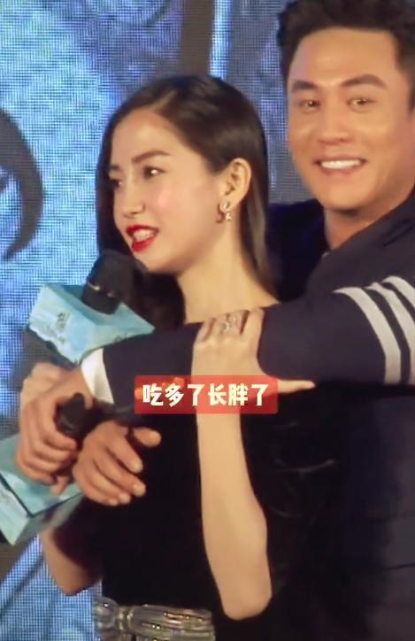 杜淳刚领结婚证就跟Baby搂搂抱抱，新婚妻子不介意吗？