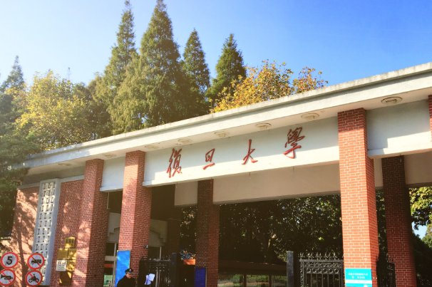 复旦送新生一盏小灯笼，送小灯笼有什么特殊含义吗？