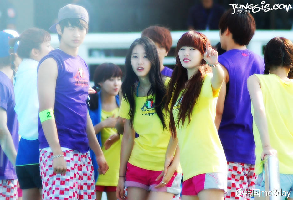 郑秀晶骑在崔珉豪的脖子上在水里的是哪个节目