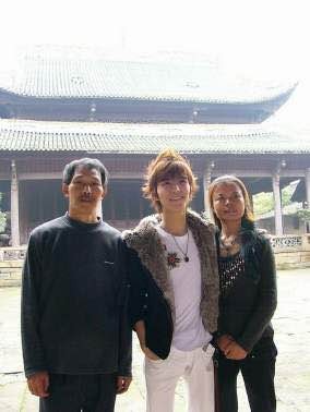 郭敬明父母亲身高