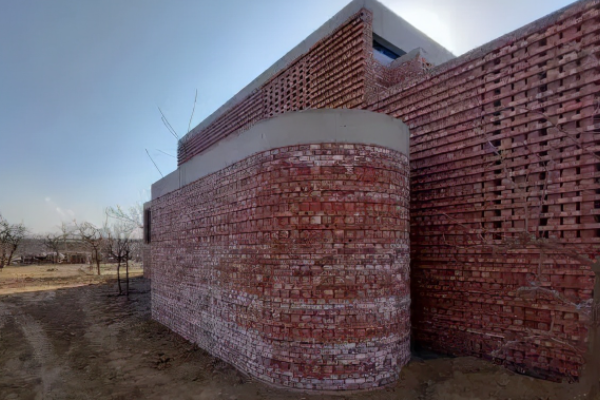 梦想改造家132万改造老屋设计师疑遭网暴,你觉得这个节目该不该退款?