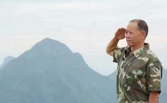 为什么万人送别名誉村长?