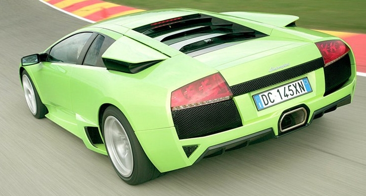 金钱一代:中国富二代的生活视频中一开始绿色的跑车是什么车