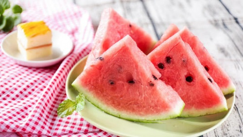 上海浦东120万斤西瓜滞销，瓜农哭诉求助，如何才能帮助这些瓜农？