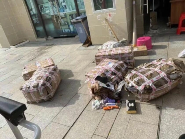 海南女子百万奢侈品在快递点浸水损毁，这究竟是怎么回事？