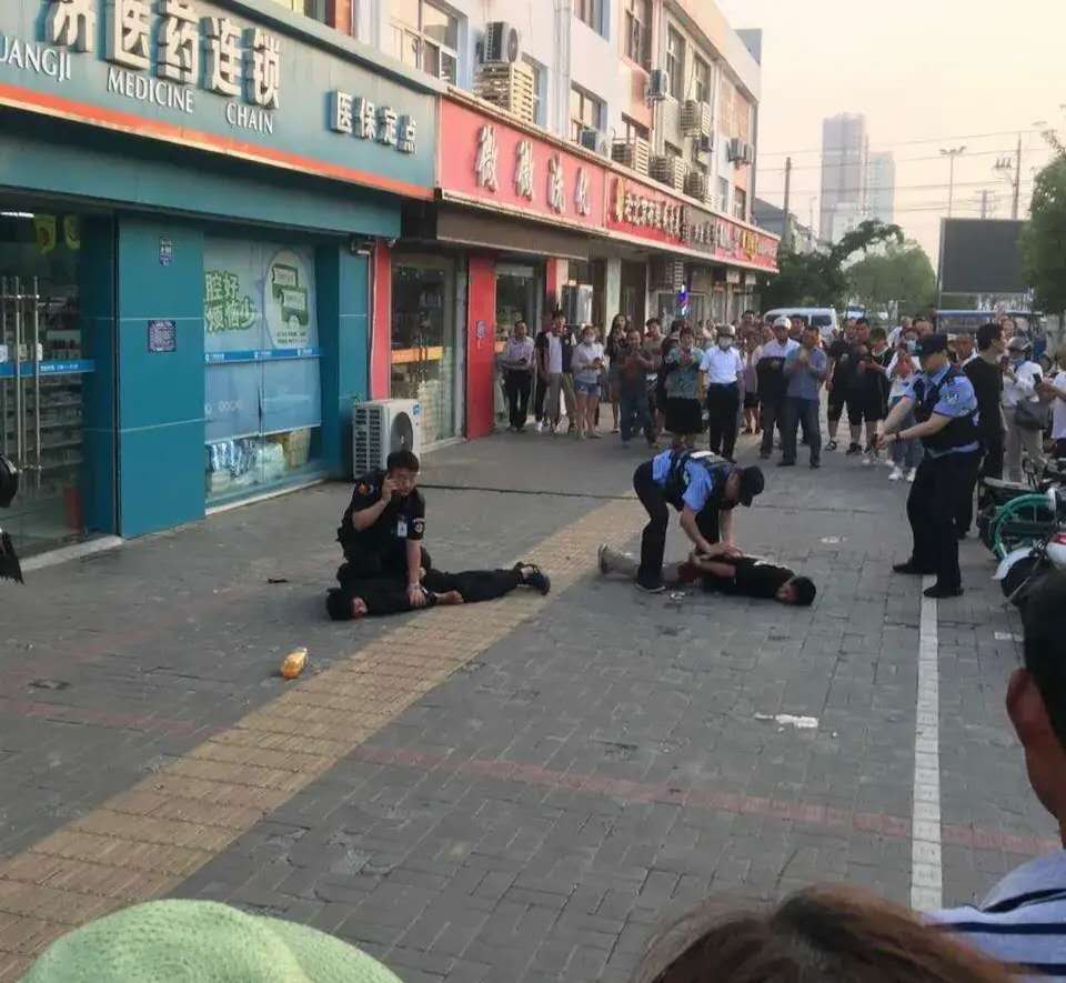 淮安暴力袭警案致两名警察牺牲,凶手为什么这么做?