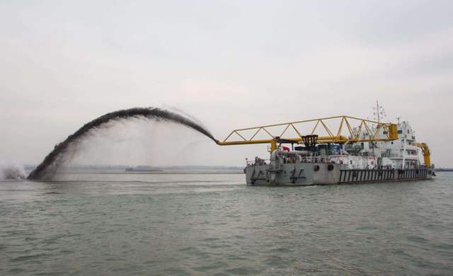 美限制12名南海建岛中国公民入境,美方为何会这么做?