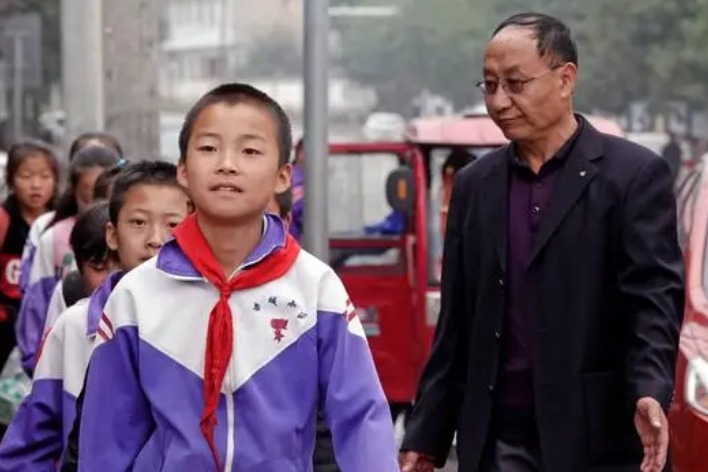 敬移和护送的区别