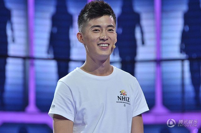 昨天我们约会吧的男生叫什么名字?