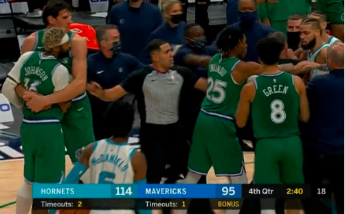 NBA重罚独行侠黄蜂球员冲突事件？