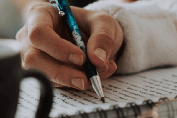 错一道题就插一支笔作文,怎么写?