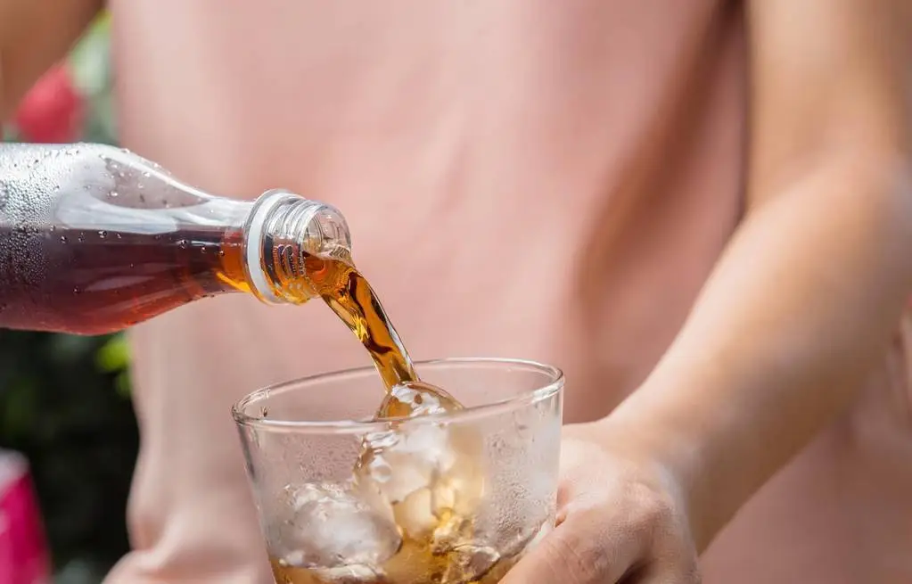 疫情中,可乐约等于奢侈品,碳酸饮料为何会异军突起?