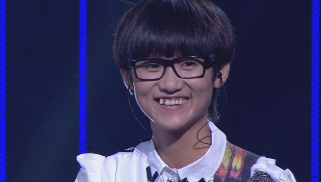 快女冠军段林希现状引唏嘘，回老家卖翡翠开出租，复出仅十几元，你怎么看？