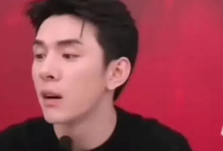 李佳琦直播间公开怼女助理:请别用你的三观来要求整个世界!为何这么说?