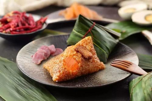 辣条专业班学生开发辣条粽子，为什么那么多人喜欢吃辣条？