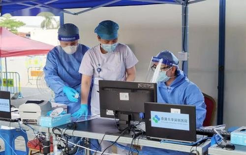 一名女子下班走错路，误入广州荔湾封控区，疫情期间我们该注意什么？