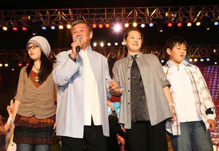 赵本山女儿自曝父亲出资为自己买房,她没有能力自己买房吗?