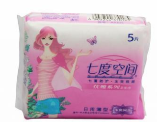 卫生巾中发现针头,七度空间深夜道歉,究竟是谁之错?