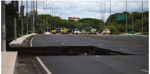 巴西首都路面垮塌的原因是什么？