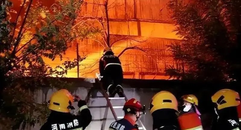 安阳火灾失联者儿子:七旬母亲刚到公司上班十多天，现如今其状况如何？