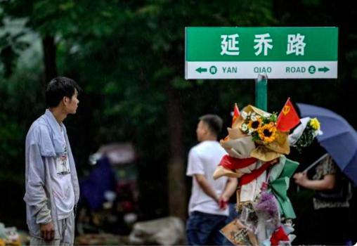 官方如何回应延乔路增设先烈雕塑建议?