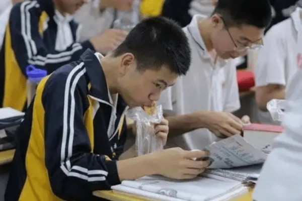 木字加一笔能变成多少字？