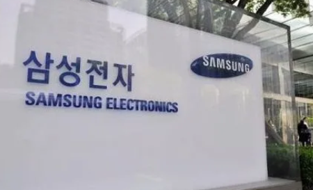 三星掌门李在镕贿赂300亿韩元被捕入狱，为何美国也出面解围？