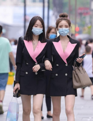 网友说穿肉色衣服需谨慎，肉色衣服可能会造成什么误会？