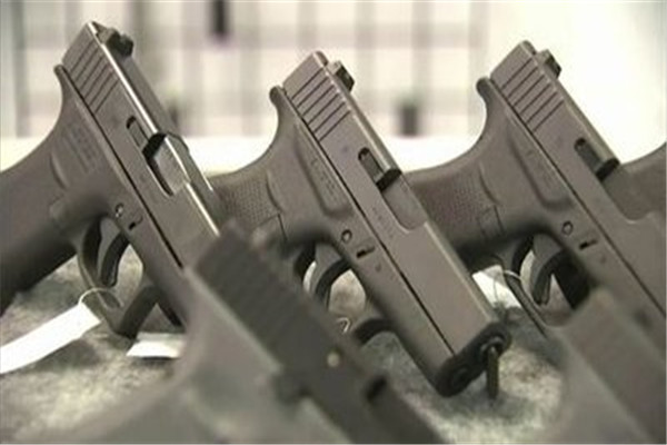 希拉里称：美国枪支暴力已失控！其他国家该吸取哪些教训？