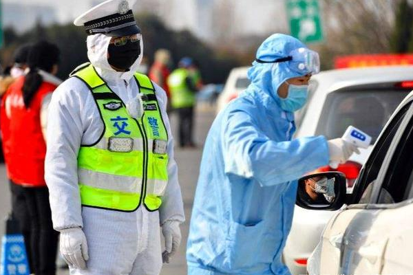 陕西3男子躲疫情管控翻山骑单车返乡,他们为何不配合疫情工作?