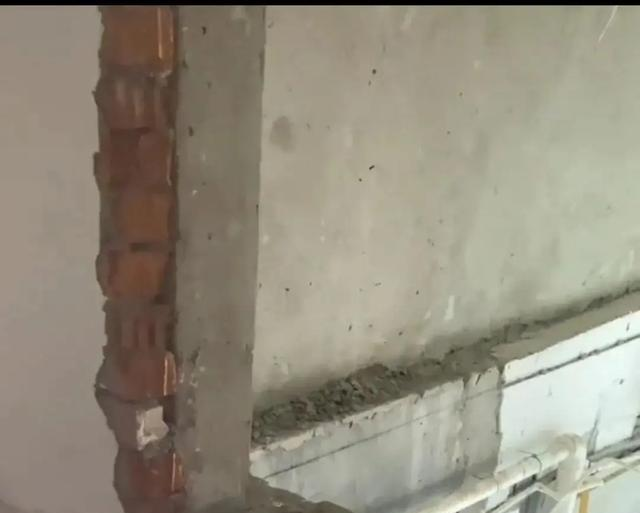 杭州女子新房阁楼墙遭邻居砸穿:想共用,邻居的这个提议可行吗?