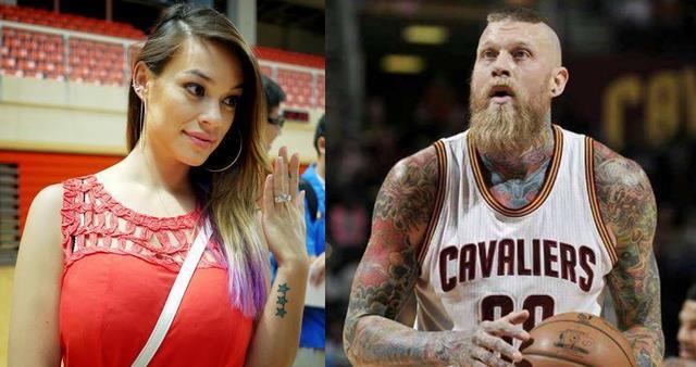 NBA巨星鸟人如今身材走样，43岁俘获极品女友，身材颜值如何？