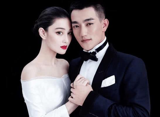 军嫂张馨予淘汰获老公安慰,被侃不是聪明人,他们私下是如何相处的?