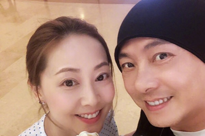 张卫健隔了531天终于见到了老婆,为什么结婚多年的他们始终无子?