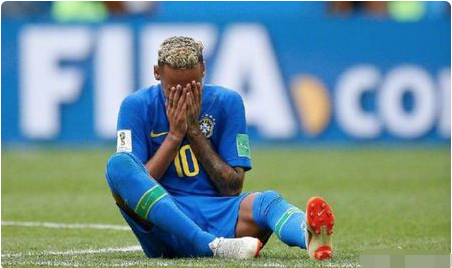 内马尔女友因何落泪呢？