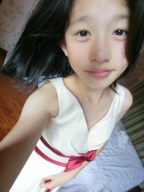 这个小女孩 网红叫什么名字？？？