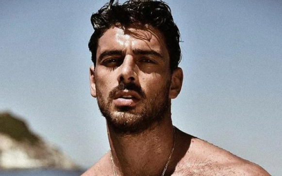 365dni男主为什么吐口水