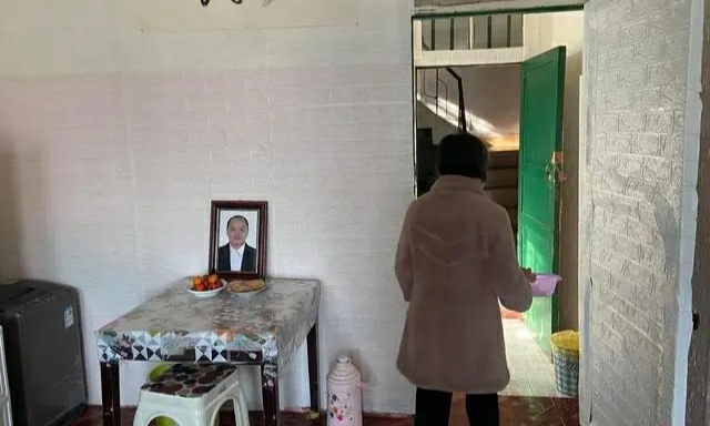 魏永康猝逝一个多月，母亲再被言论攻击，为何舆论还是没有放过她？