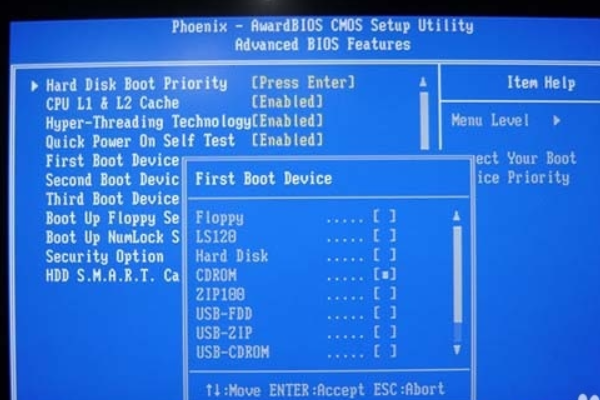 电脑开机时，出现Boot from CD:
