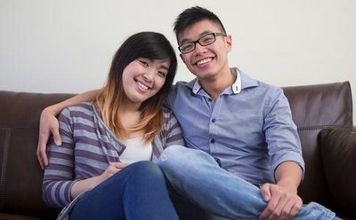 和一个老男人在一起二十年了，给不了你未来还要继续下去吗？