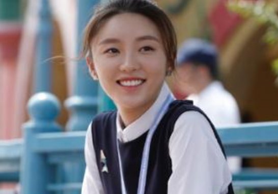 《三十而已》林有有是谁演的？