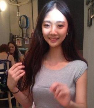 这个女孩是谁？