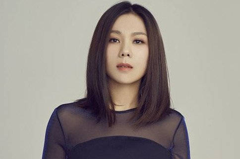 《纪念》是哪首歌曲里的一句歌词？