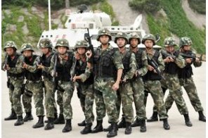 将军出门警卫几个？