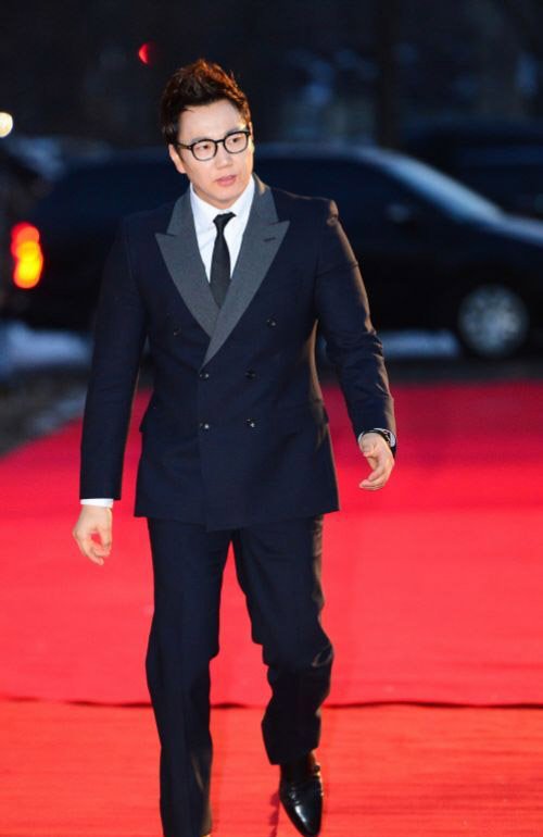 如何评价韩国歌王 THE ONE (郑淳元) 参加我是歌手第三季？