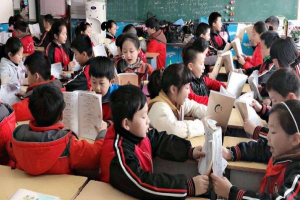 死伤相枕成语故事