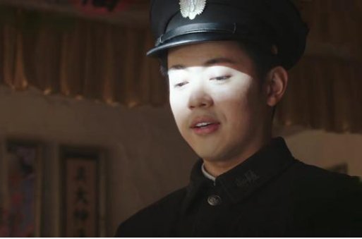 《新世界》小红袄是谁?为什么杀小朵?