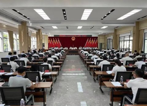 苏州姑苏区多名干部因在会议期间玩手机而被处罚，对此你怎么看？